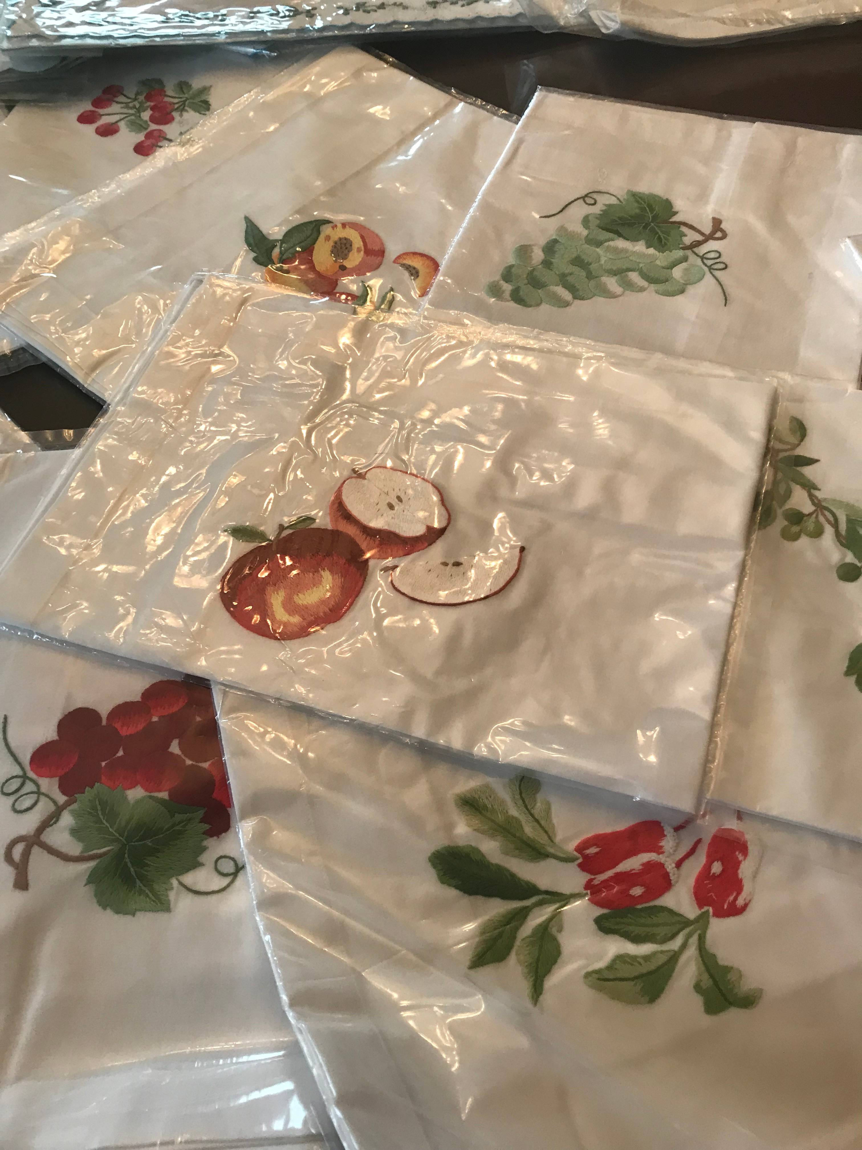 Vente privée : linge de maison Neuf, Majolique, Guillaume de St Yves etc. Paris 8ème