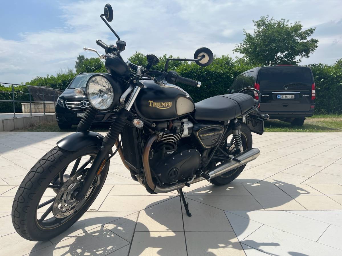 Vends moto Triumph Street Twin Goldline, 2021, 15000km
