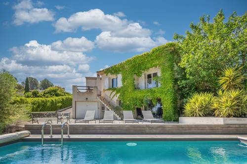 Vends villa de 180m² avec piscine à Saint-Raphaël