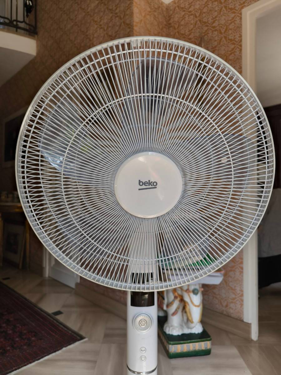 Ventilateur BEKO sur pied ref EFS 8000WI