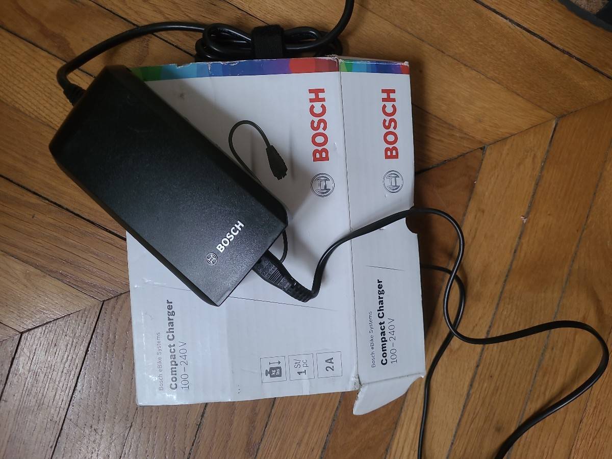chargeur BOSCH eBike | vélo électrique Bosch charger Ladegerät