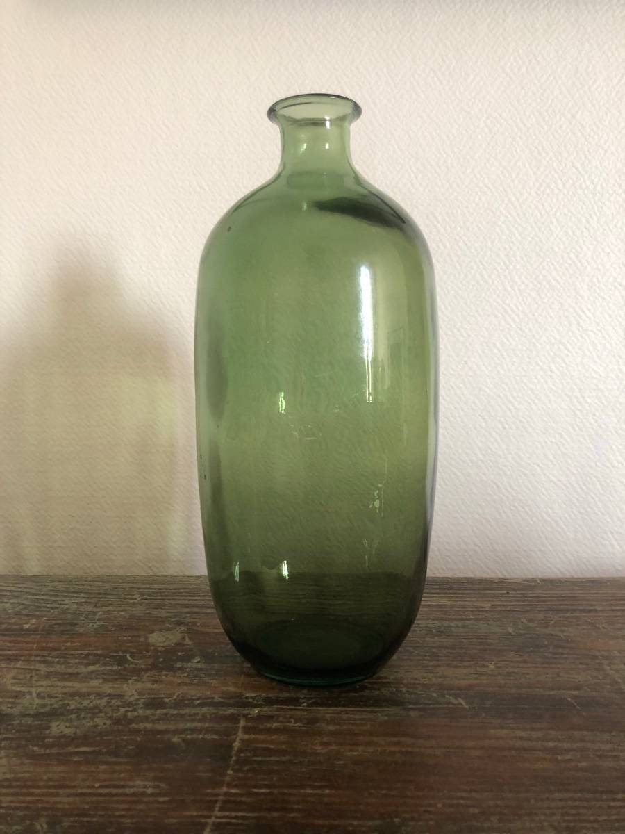 Vends Joli Vase en Verre / type Dame Jeanne sur Gens de Confiance