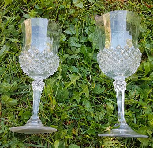 16 verres en cristal