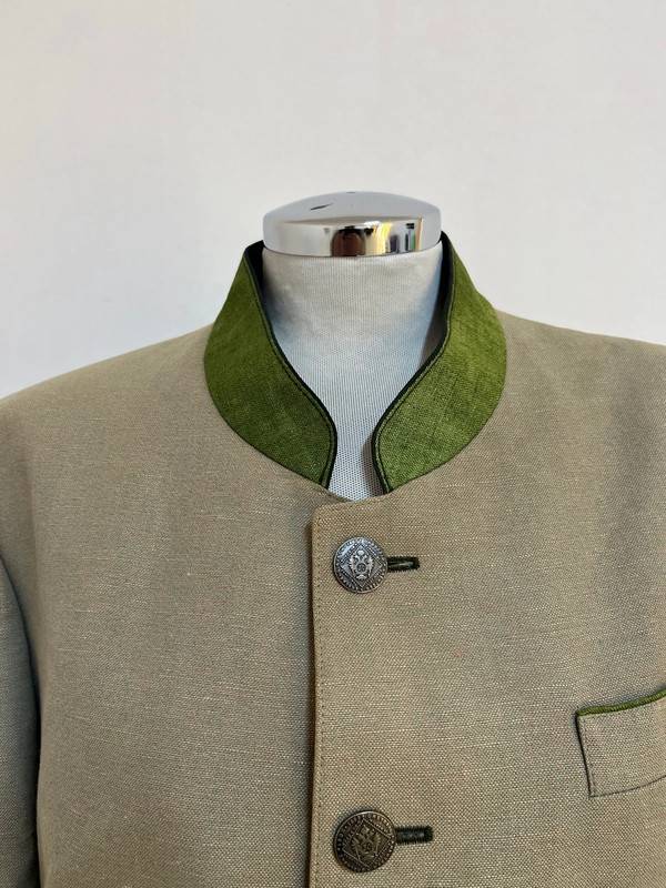 Vends veste autrichienne en coton - Taille L