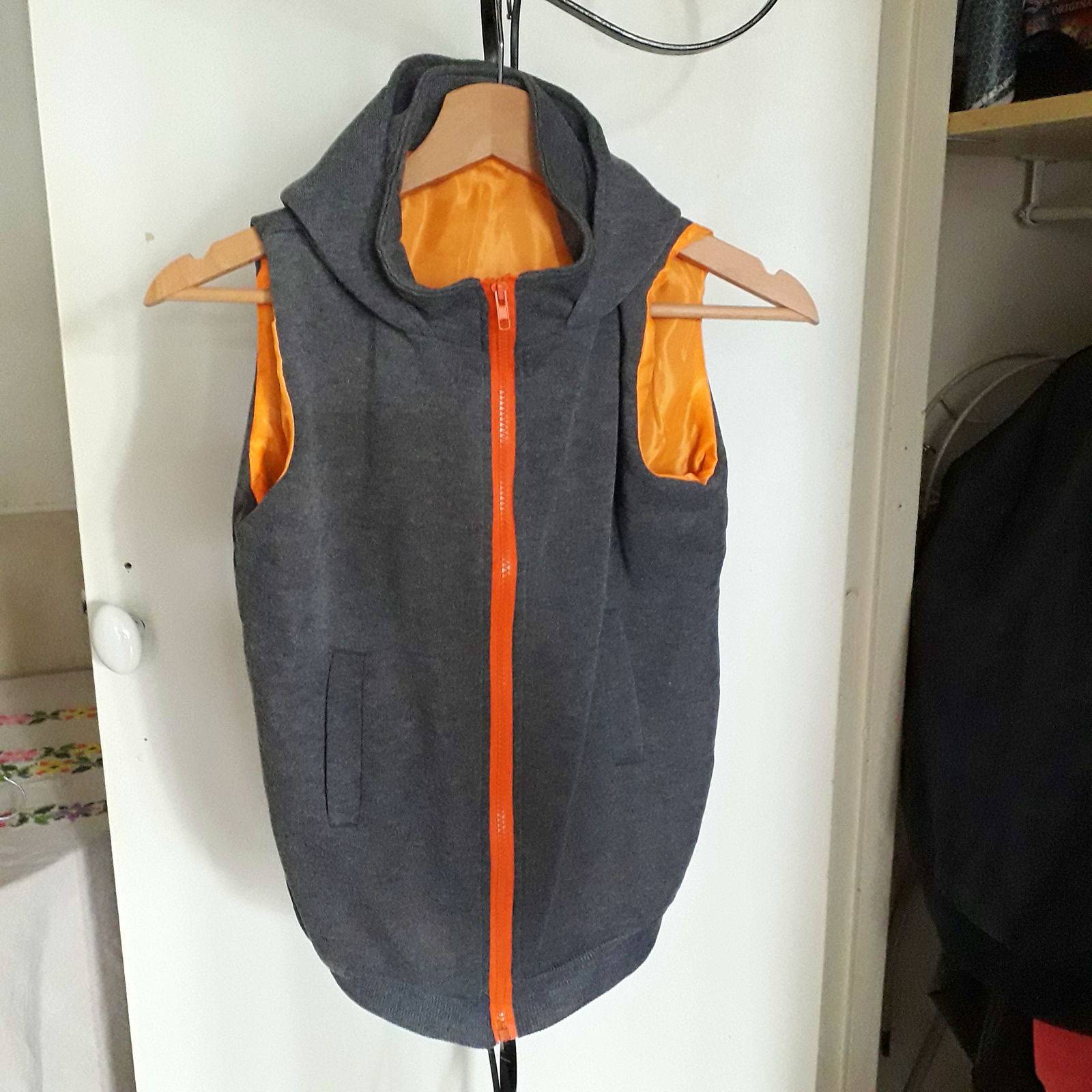 Veste sans manche style sport