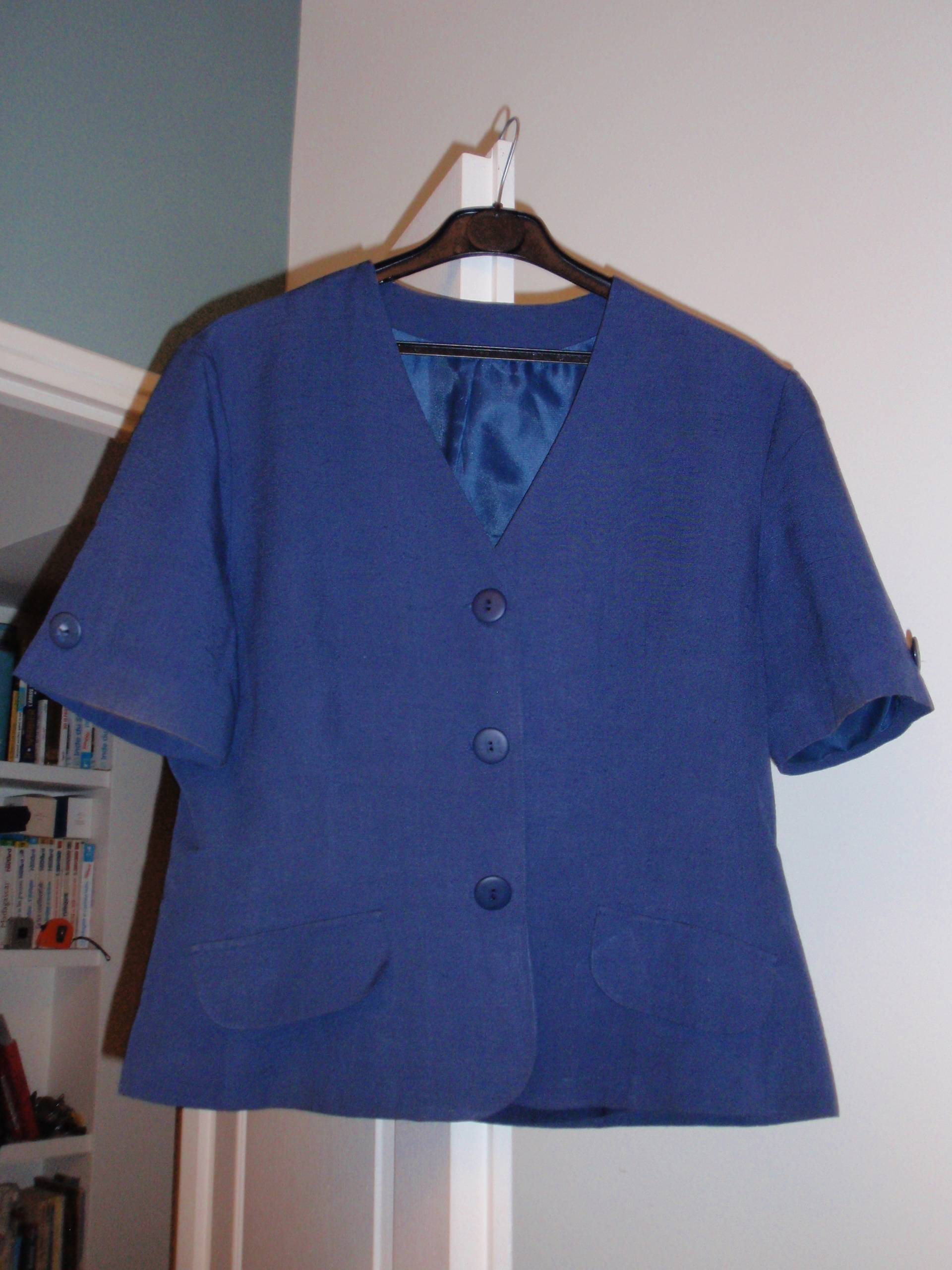 Veste courte doublée bleu marine taille 40
