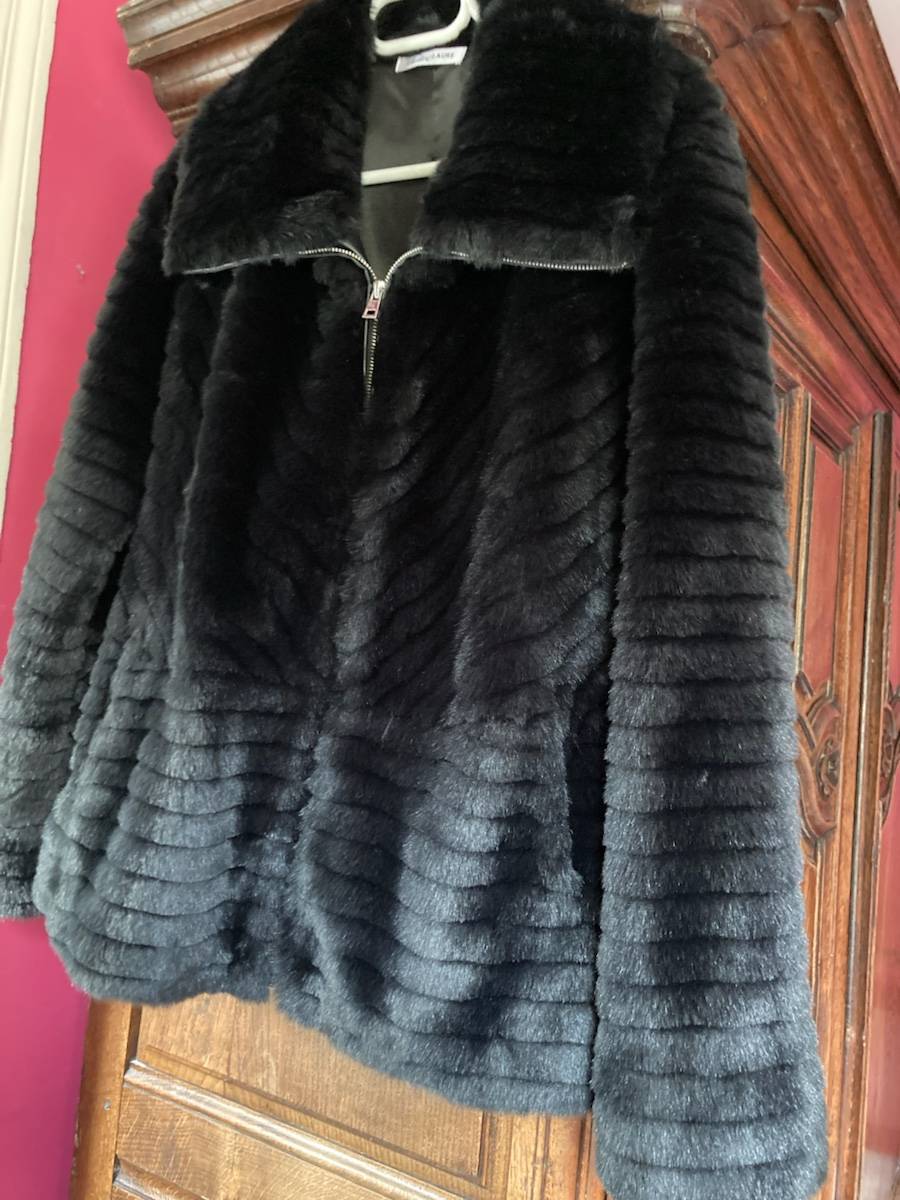 Vends veste neuve Christine Laure fausse fourrure - Taille XL