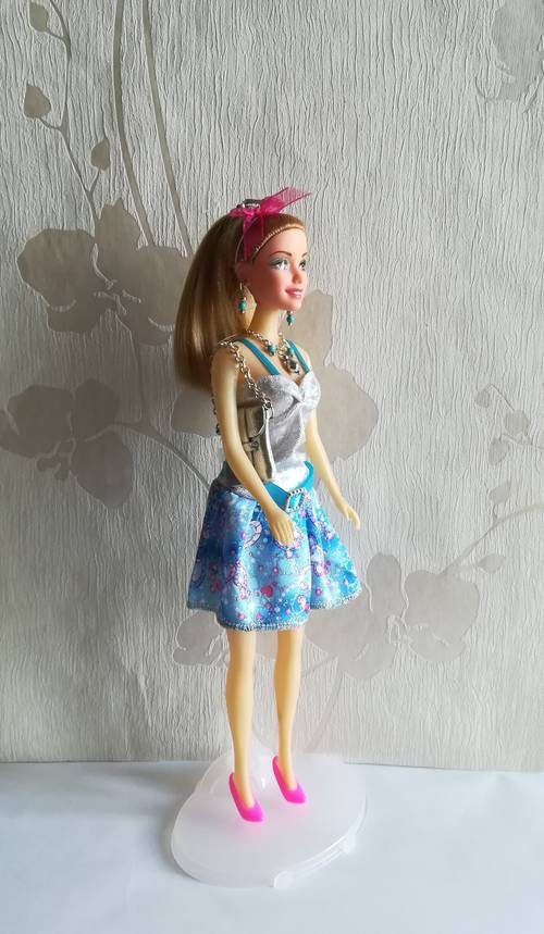 Vêtement Barbie et ses accessoires, articles neufs