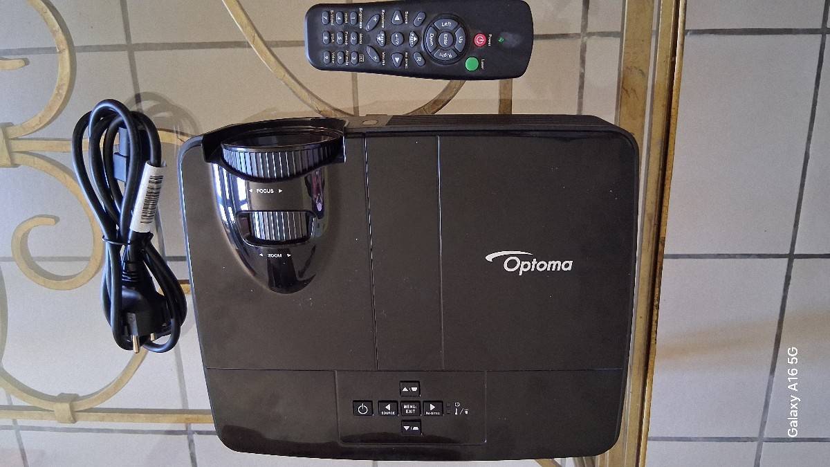Vends vidéo projecteur Optoma Full HD