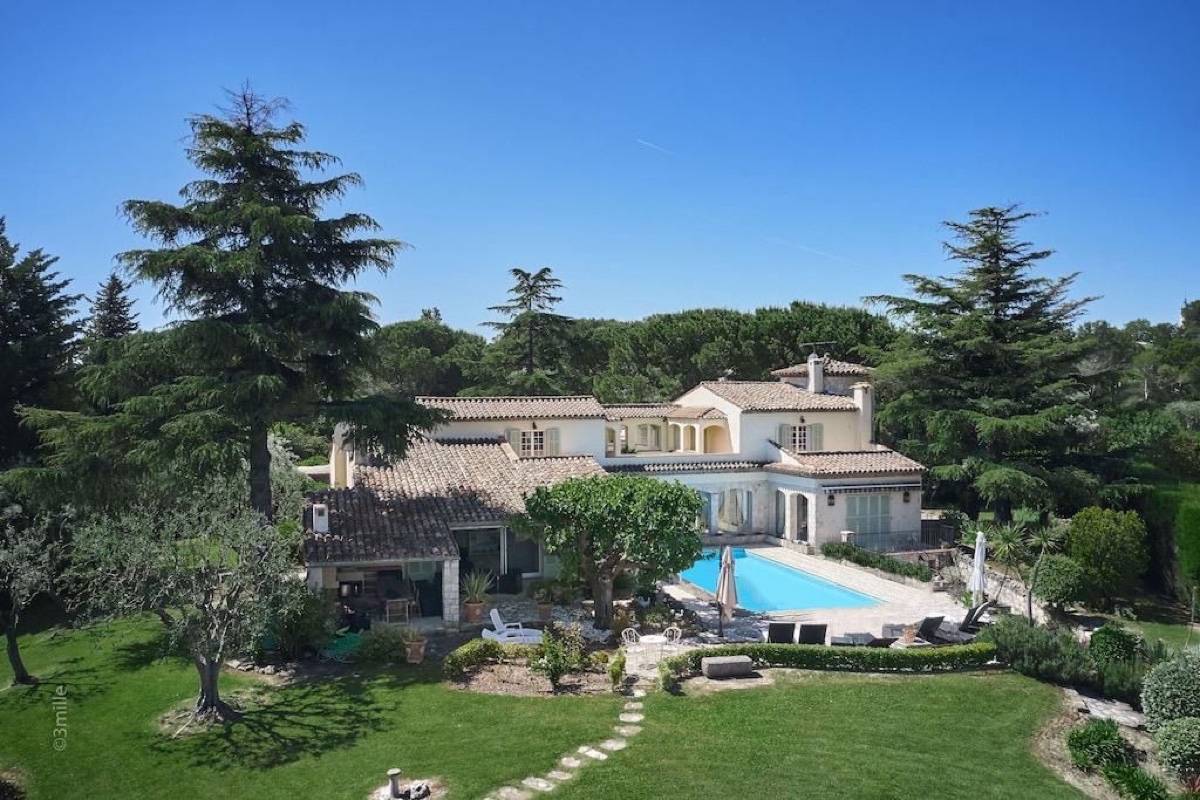 Loue villa de standing sur côte d’azur - 5 chambres, 10 couchages - Mouans-Sartoux (06)