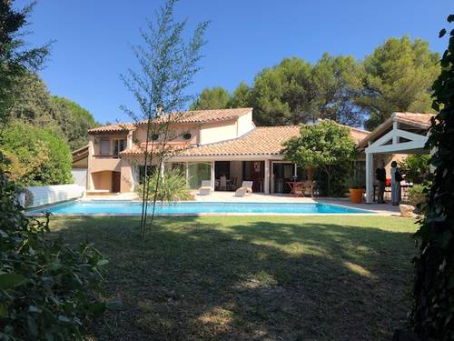 Loue villa 5 chambres tout confort dans quartier privilégié à proximité d’Avignon