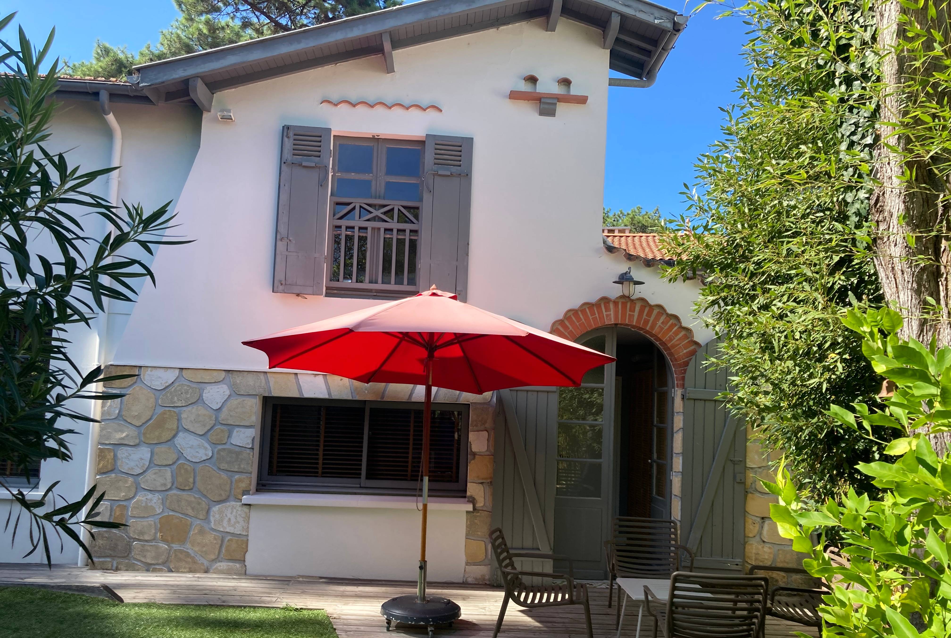 Loue villa de vacances, 8 couchages / 4 chambres et jardin, Arcachon Abatilles (33)