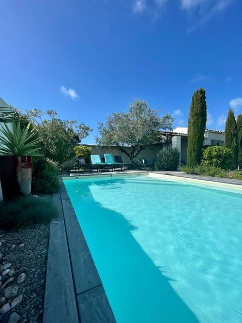 Loue Villa (Classée 5 étoiles) proche mer avec piscine et jardin à La Brée les Bains (Ile d’Oléron) - 4 chambres, 10 couchages