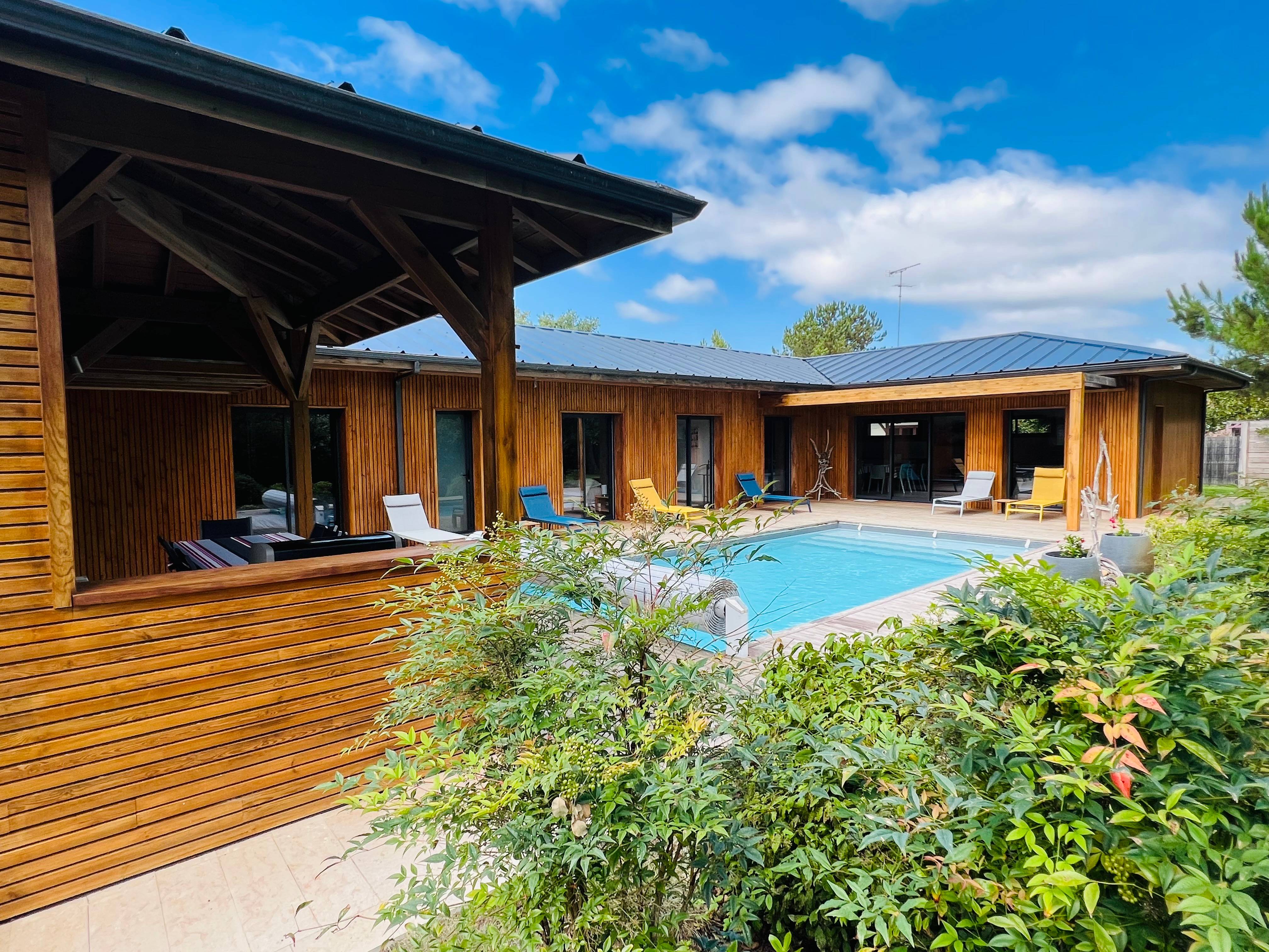 Loue Villa en bois classée 5* avec piscine - 4 chambres, 8 couchages, Moliets-et-Maa (40)