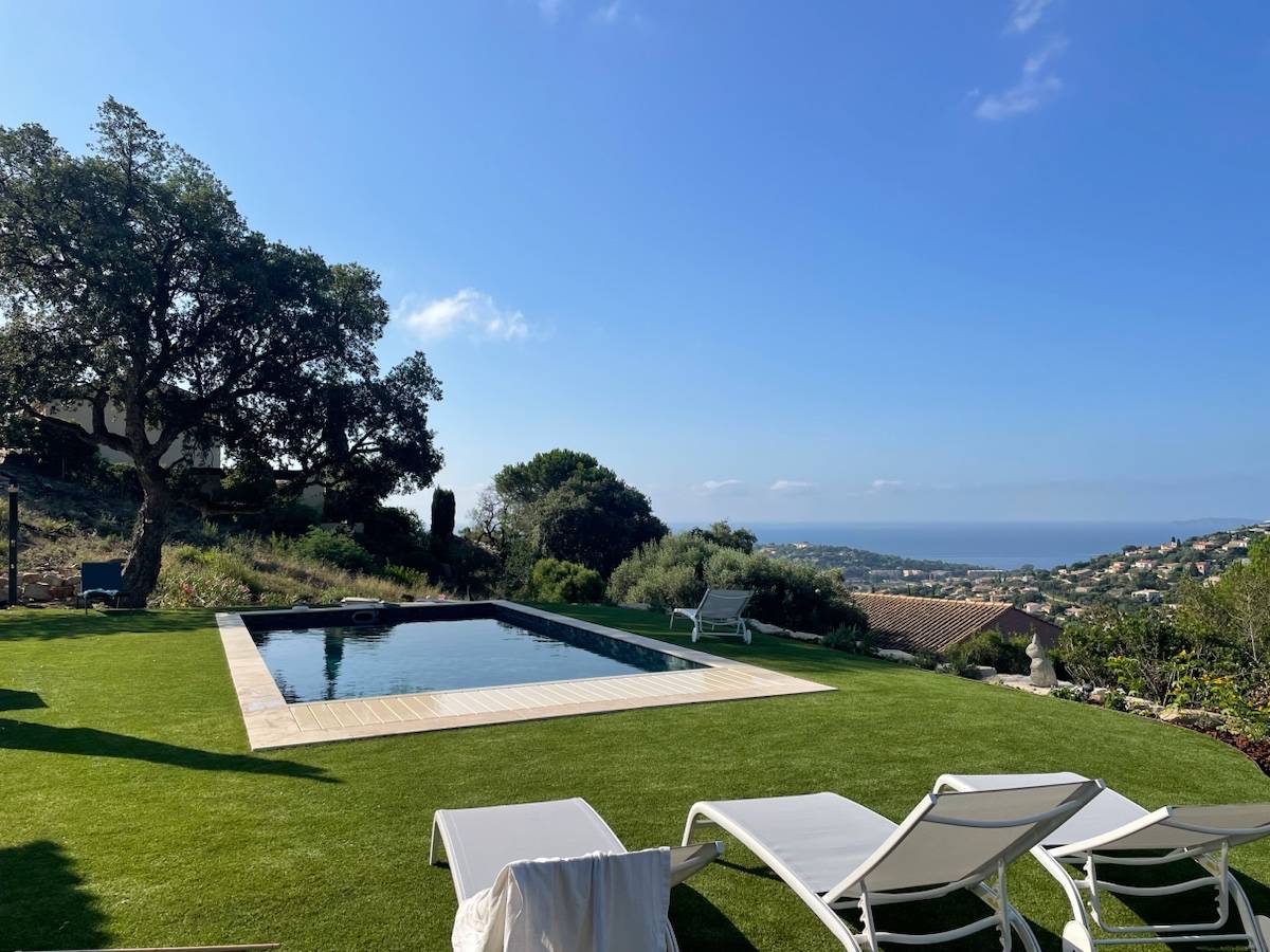 Loue villa 5 chambres, climatisée et refaite à neuf - 10 couchages - Cavalaire-sur-Mer (83)