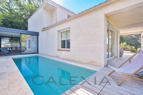 Vends Villa à 5 minutes du centre ville historique d’Aix-en-Provence (13) - 4 chambres, 200m²