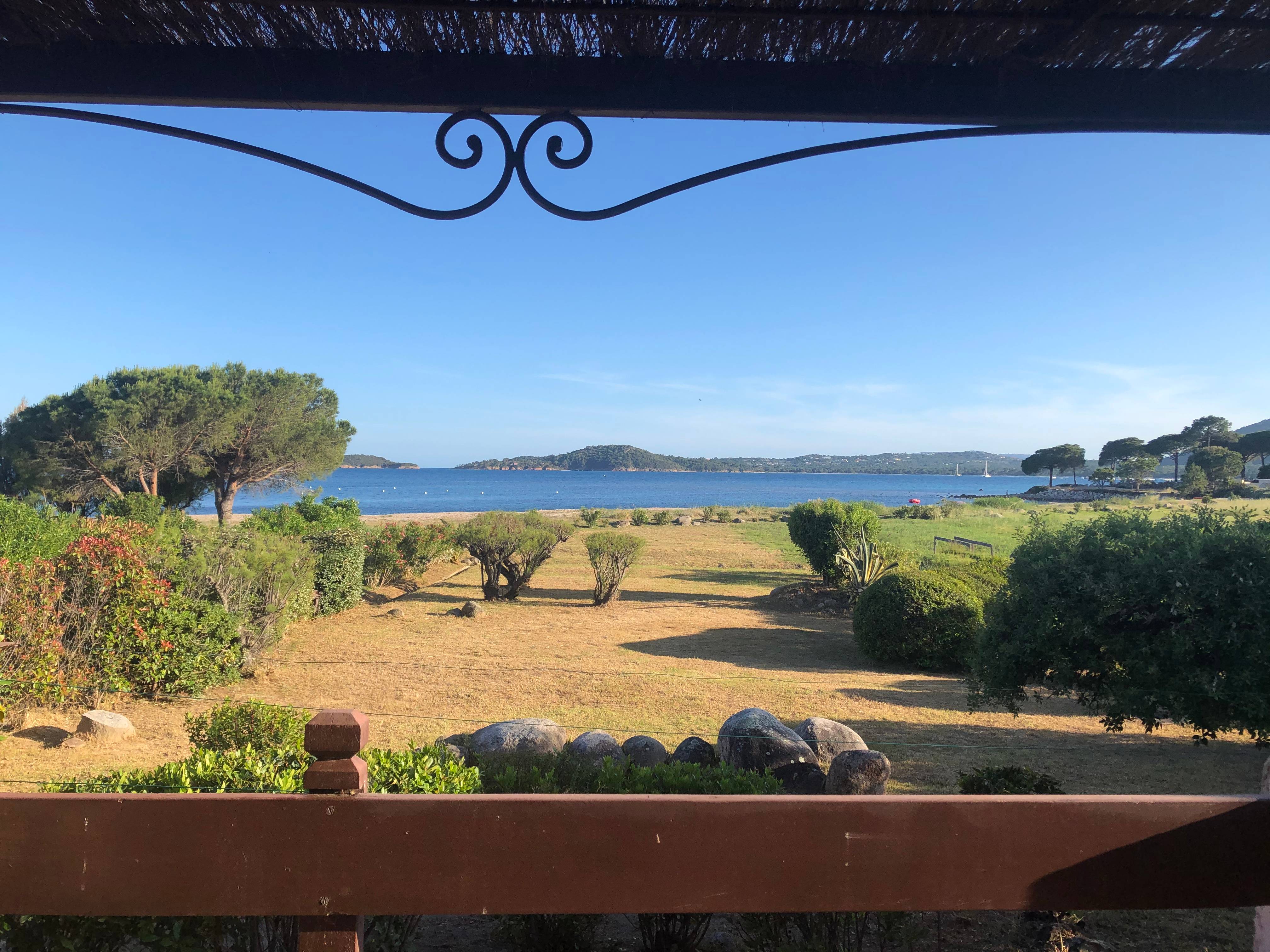 Loue villa pieds dans l’eau en Corse - 3 chambres, 6 couchages - Pinarello Zonza (20)