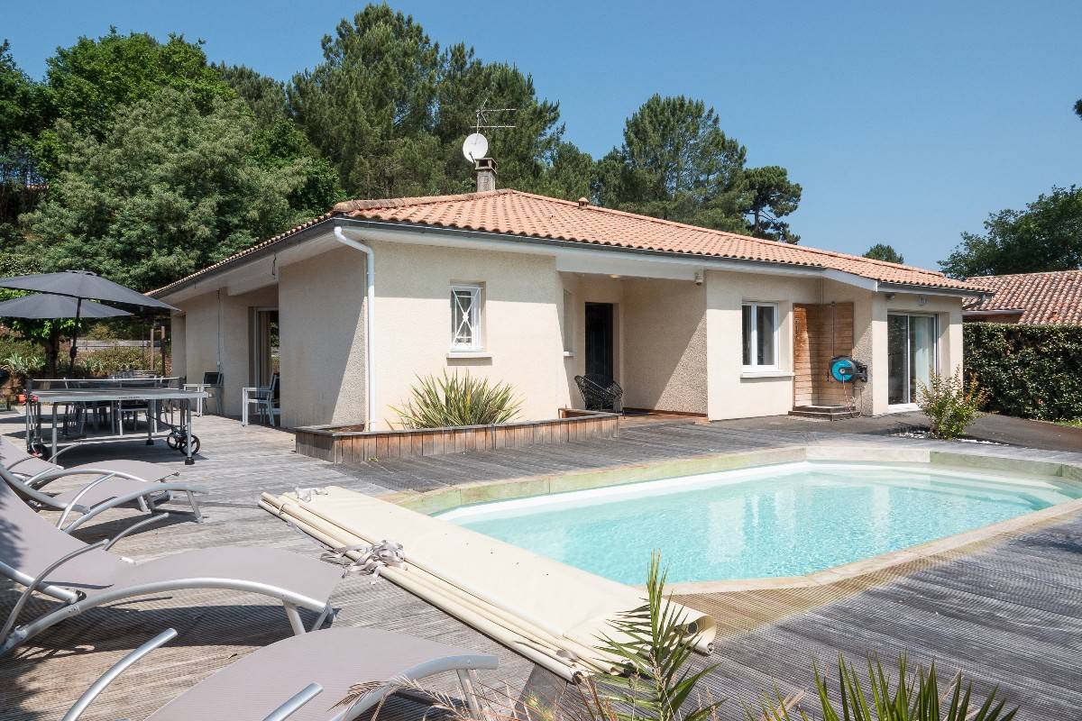 Loue Villa T5 avec piscine au bassin d’Arcachon 4 chambres · 8 couchages