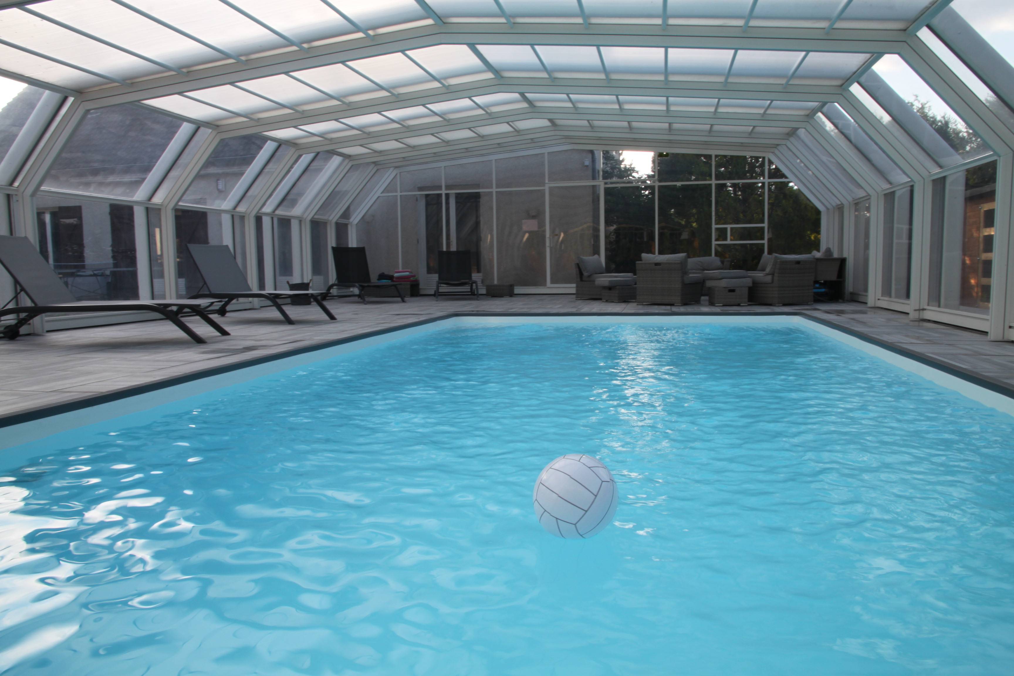 Loue Villa avec piscine chauffée couverte Le Bien Aller - 7 chambres, 10 à 15 couchages, Achères-la-Forêt (77)