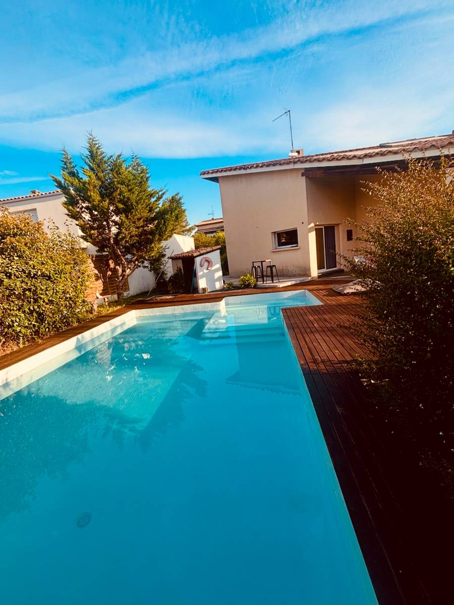 Loue maison avec piscine - Nord de Montpellier - Pic Saint Loup - 4 chambres, 8 couchages - Les Matelles (34)