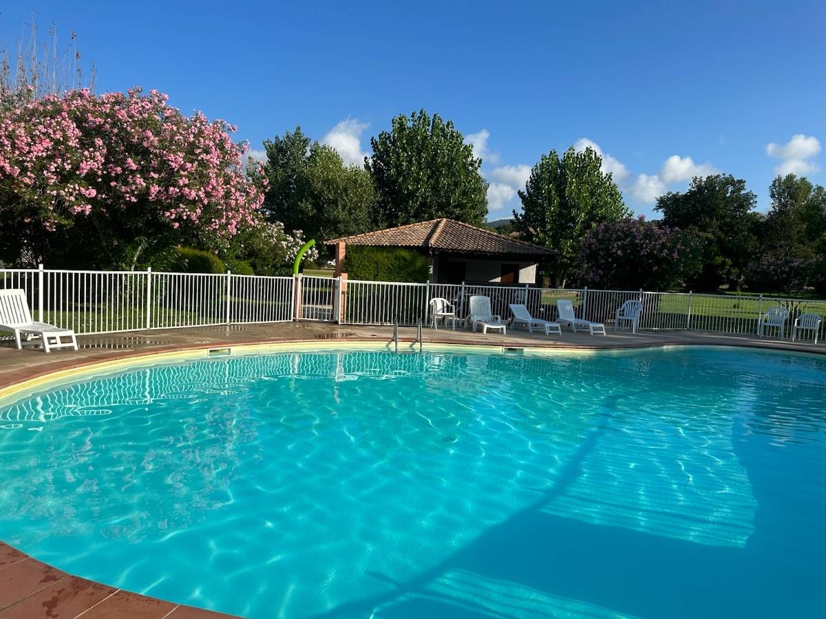 Loue maison dans résidence avec piscine et bord de mer à Saint-Lucie - 3 chambres, 6 couchages