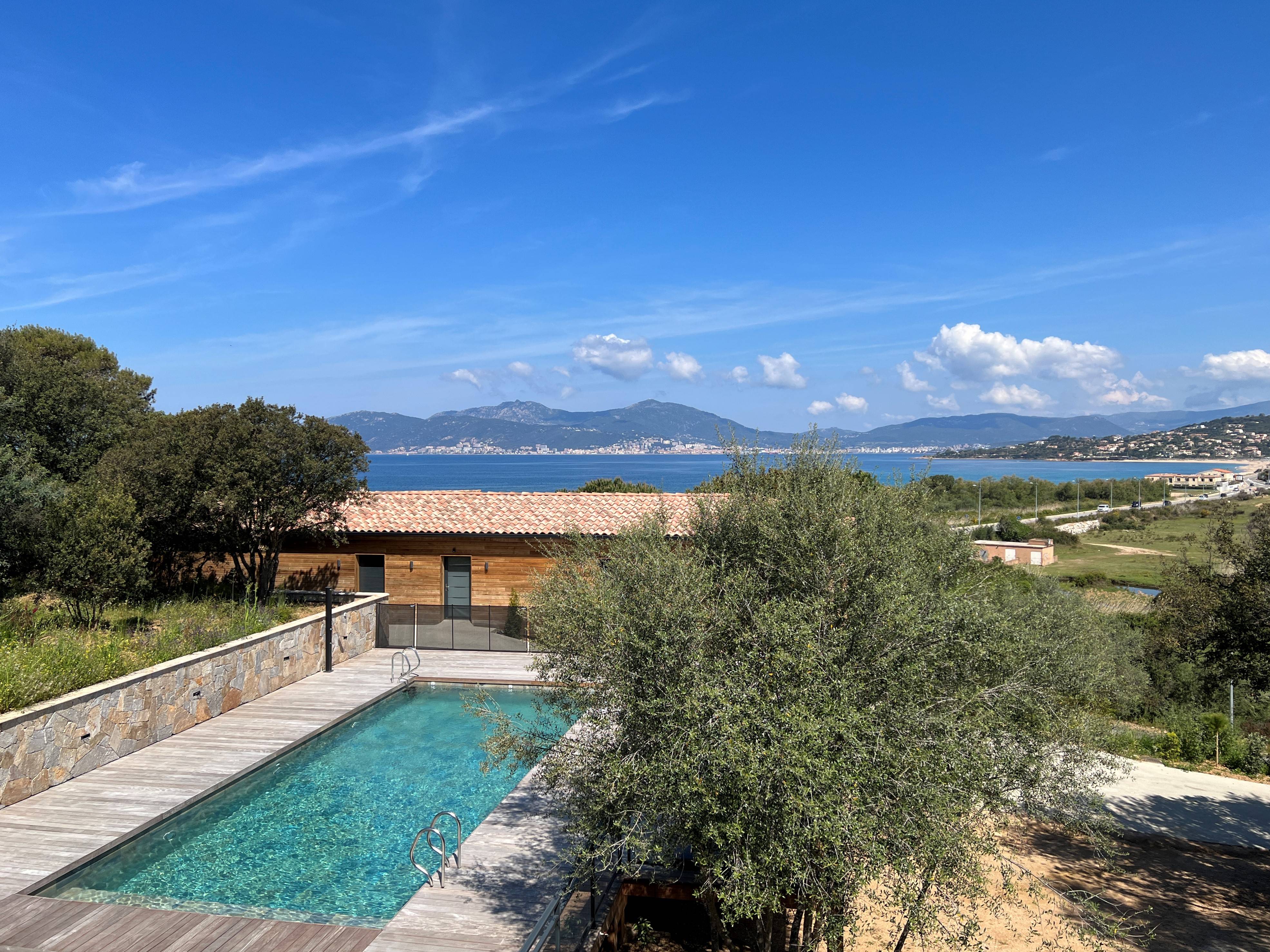Loue Villas Agosta - Acantha - vue mer à 50m de la plage, neuve et luxueuse - 4 chambres, 8 couchages, Pietrosella (20)