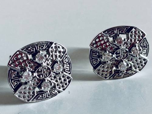 Vends boutons de manchette en argent massif avec 8 diamants brillants par Zabarjad, Doha, Qatar