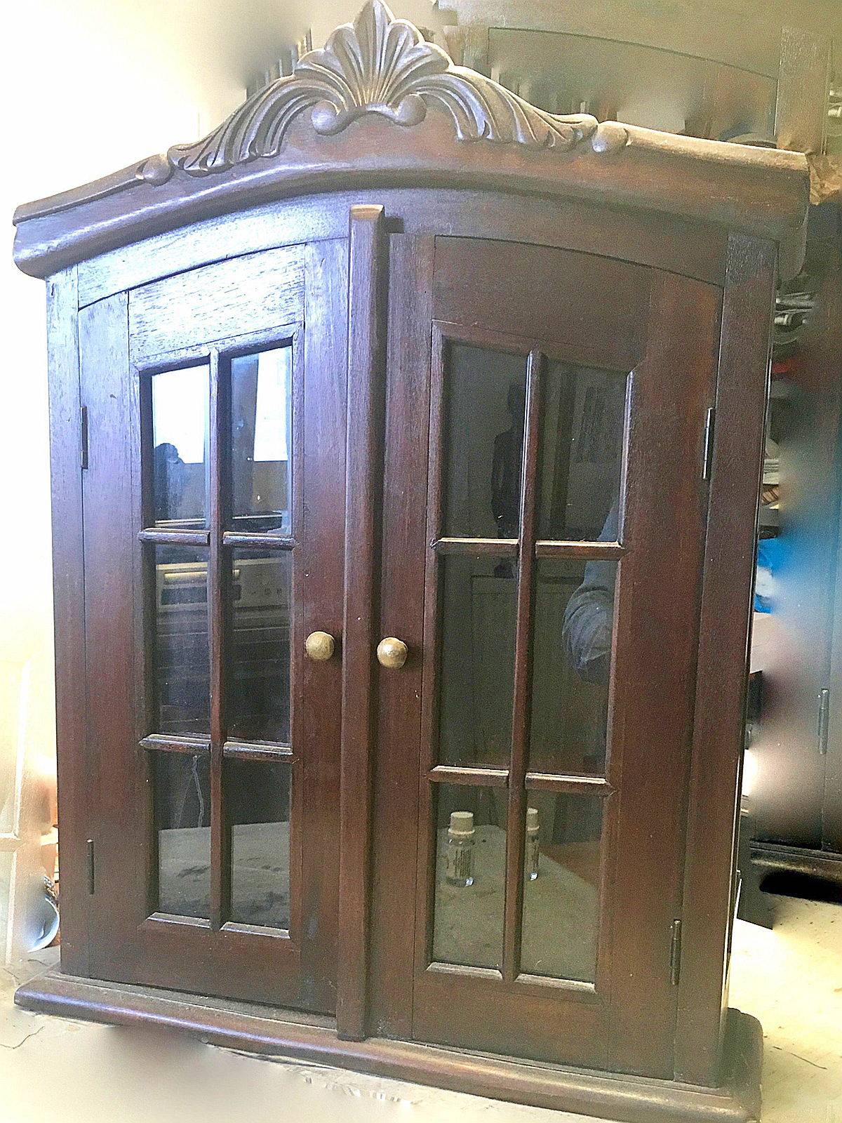 Vitrine en bois et verre