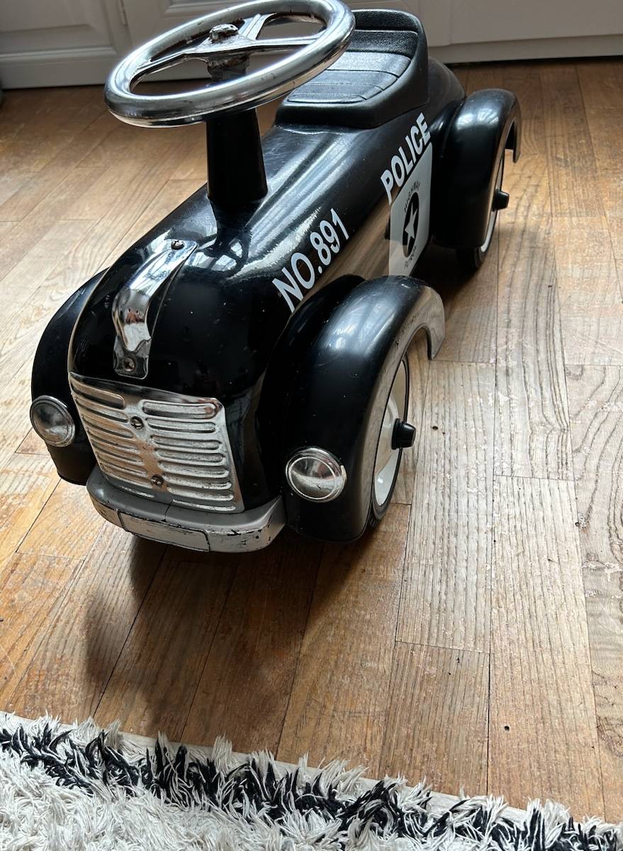 Voiture enfant porteur Police noire design marque Protocol