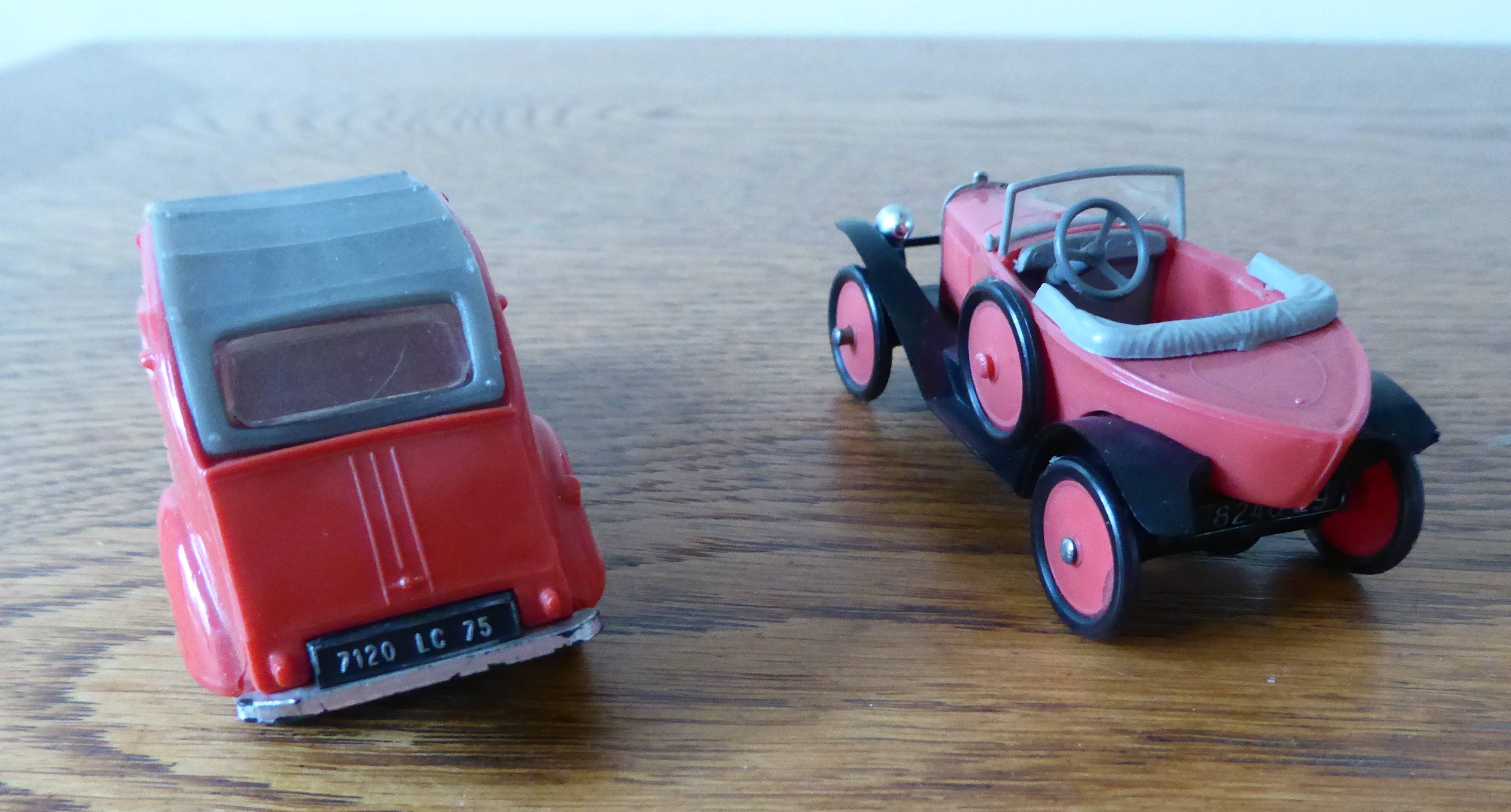 2 voitures miniatures Citroën anciennes de marque Norev