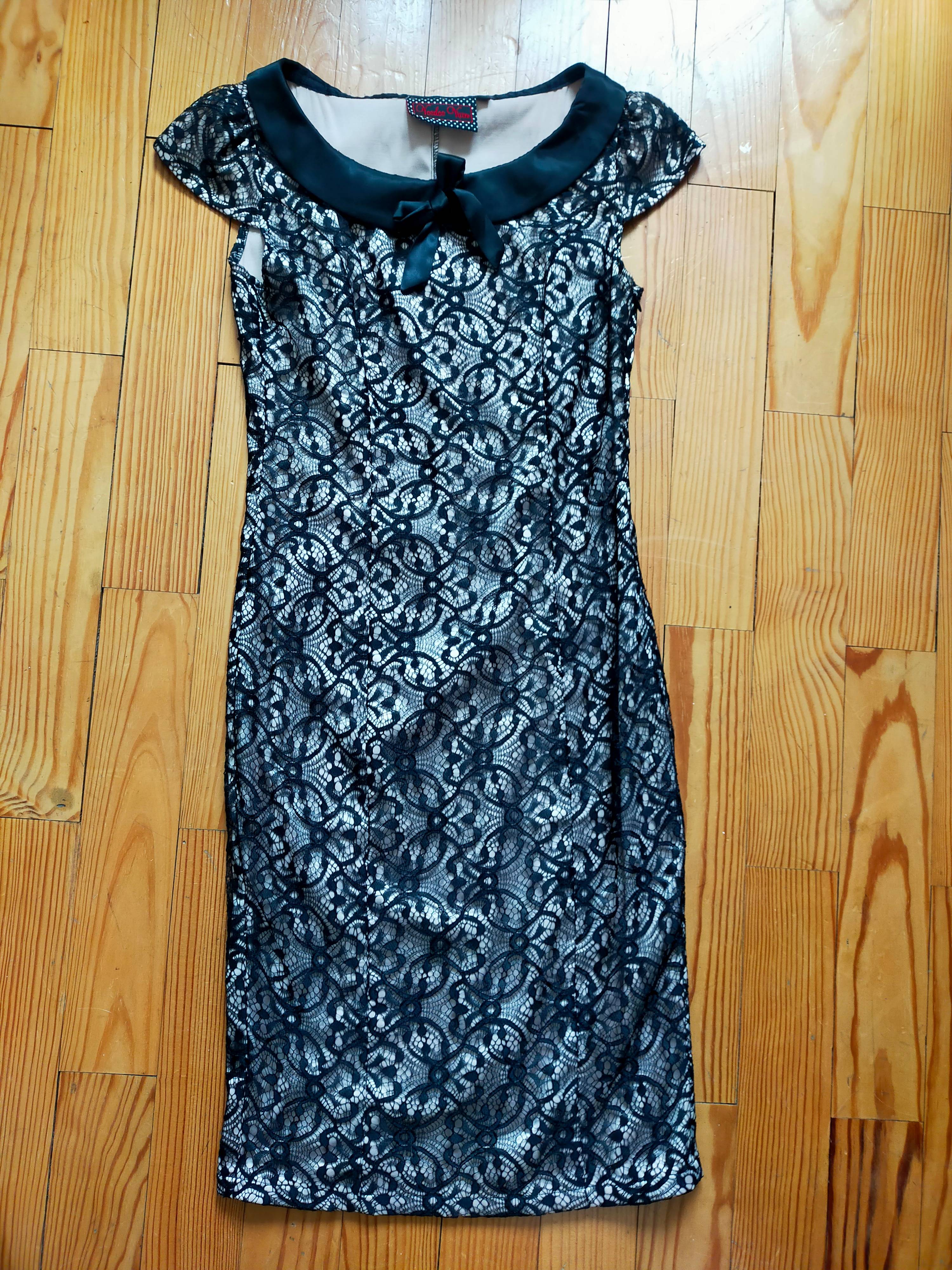 Vends robe Voodoo Vixen en dentelle noire avec col satiné - Taille S