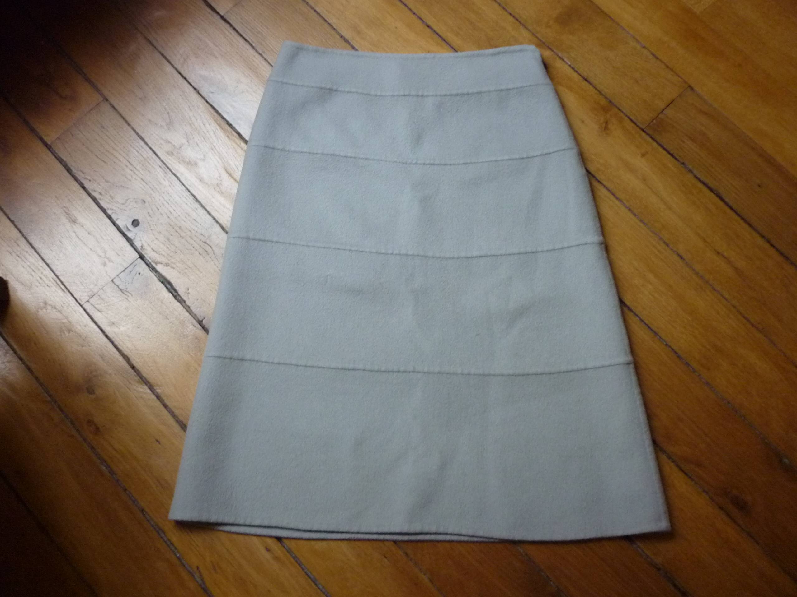 Vends jupe Vuitton 100% cachemire gris perle - Taille 38