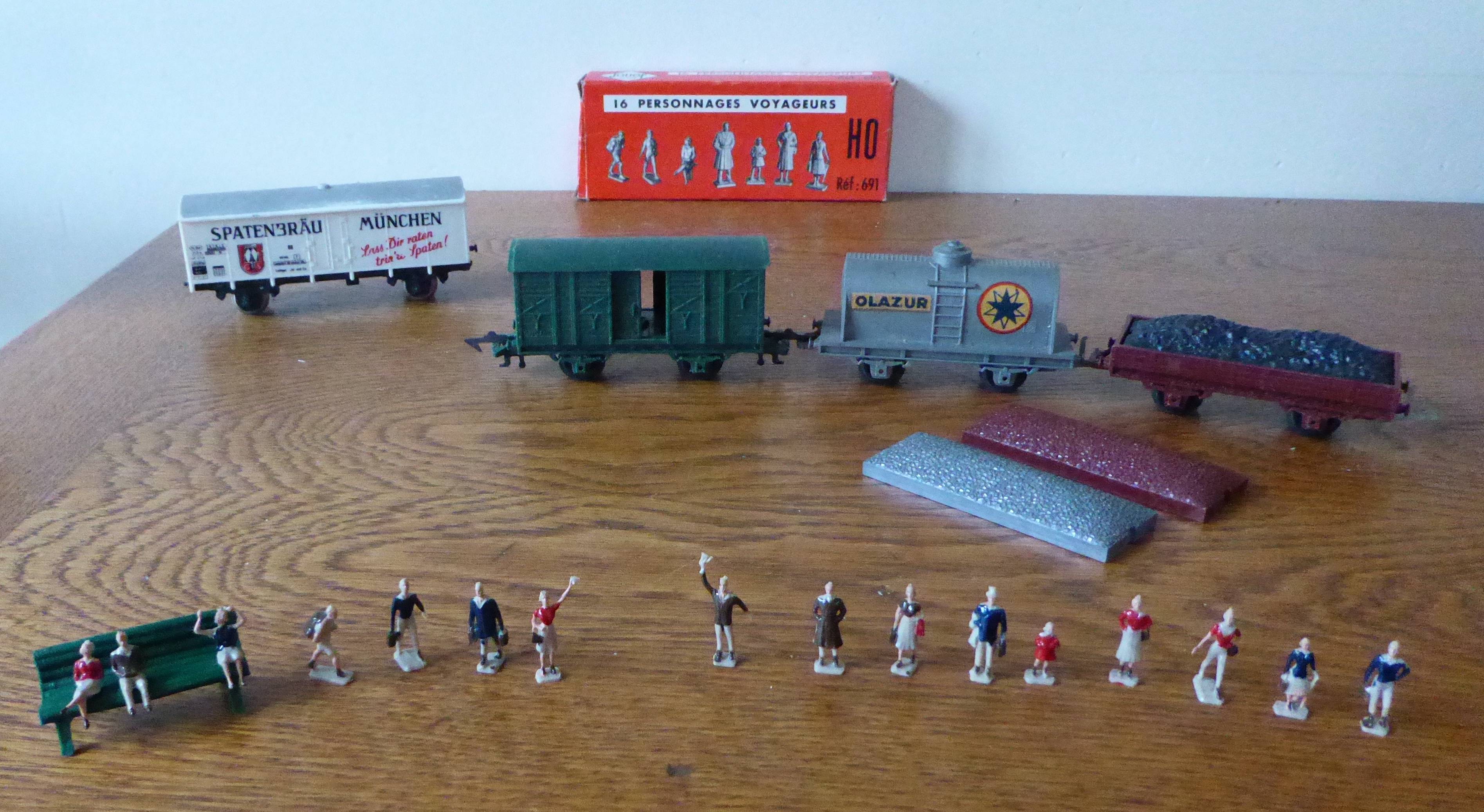 Wagons et personnages Jouef années 1950