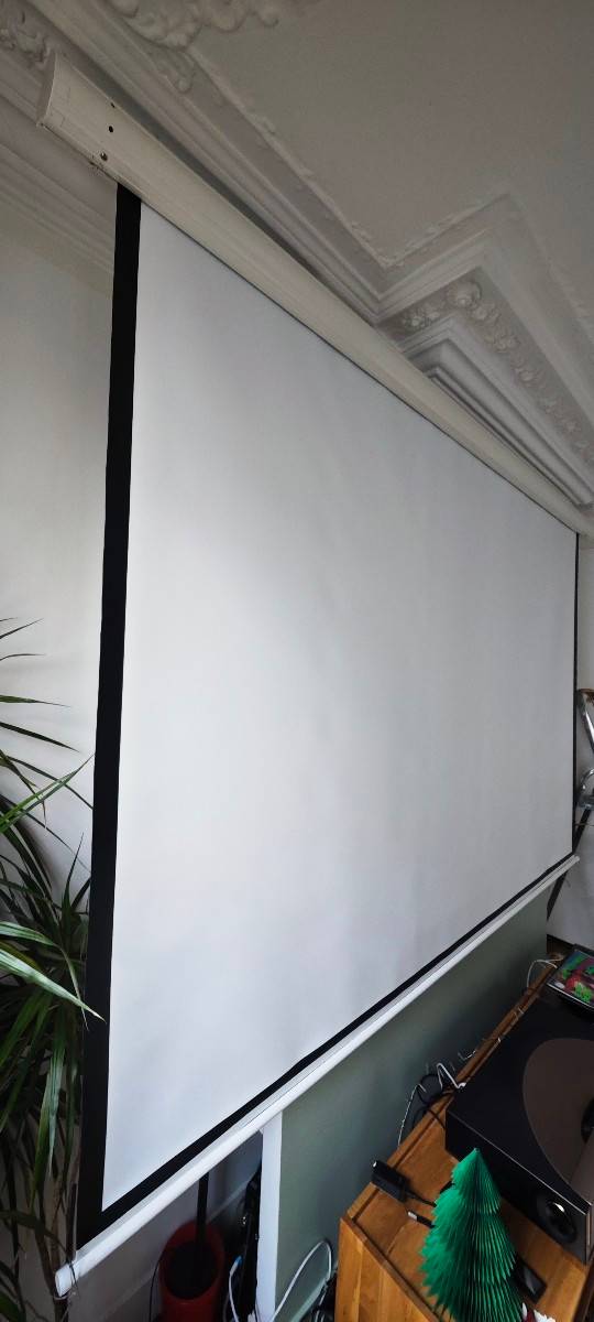 Vends écran motorisé pour rétroprojecteur