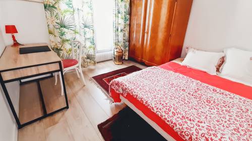 Loue Paris 5ème chambre et salle de bains indépendantes